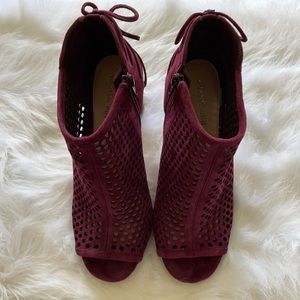 Gianni Bini peep toe bootie